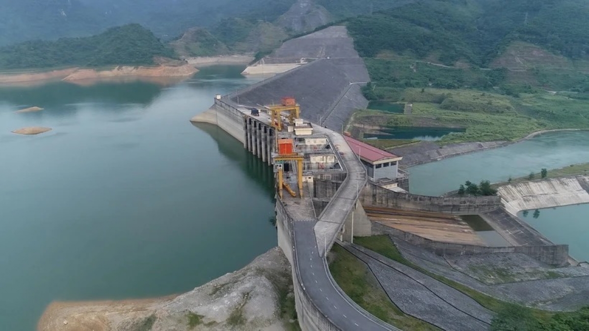 Bộ trưởng Bộ Nông nghiệp và Môi trường có Công điện về việc mở 1 cửa xả đáy hồ thủy điện Tuyên Quang