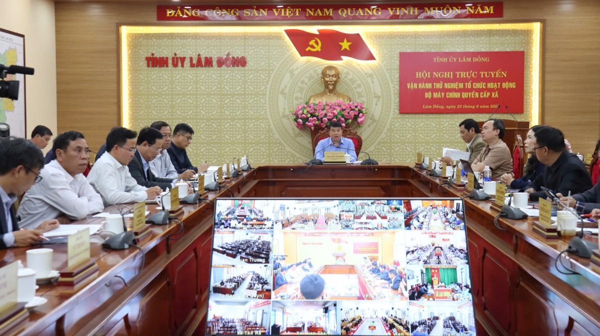 Toàn bộ quá trình vận hành thử nghiệm của 6 đơn vị hành chính cấp xã được phát sóng trực tiếp đến các điểm cầu để Tỉnh ủy Lâm Đồng, Bình Thuận và Đắk Nông theo dõi, đánh giá.