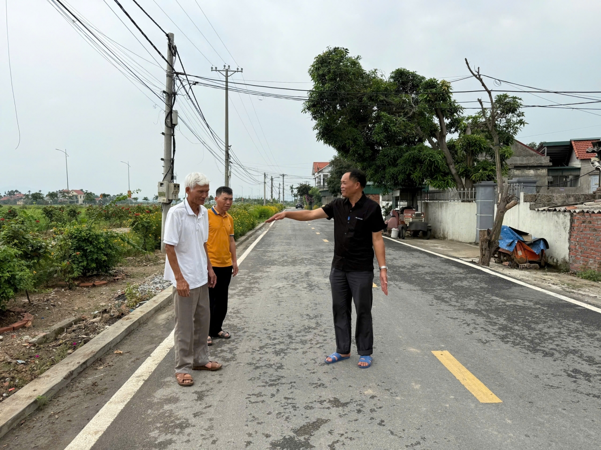 Từ năm 2022 đến nay, khu Bình Lục Hạ có hơn 100 hộ gia đình tự nguyện hiến gần 25.000m2 đất để mở rộng đường, tạo cảnh quan sạch đẹp cho khu phố