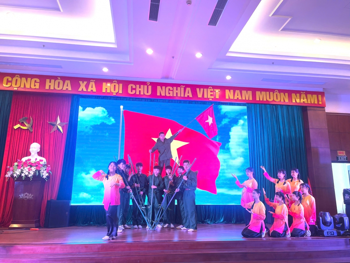 Tiết mục dự Hội thi Tiếng hát người khuyết tật lần thứ III năm 2025 với chủ đề “Tiếng hát từ trái tim”, khu vực miền Trung và Tây Nguyên (Tháng 5/2025)