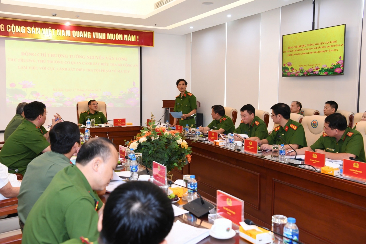 Quang cảnh buổi làm việc