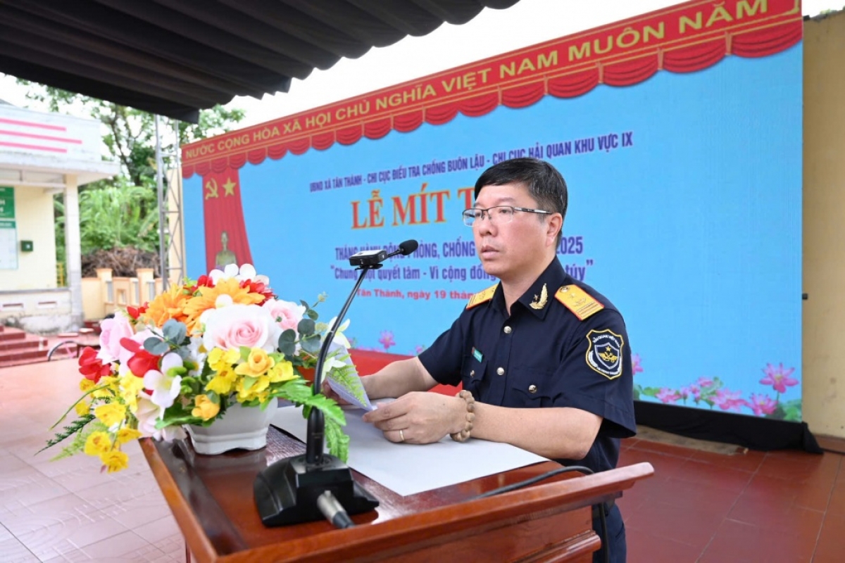 Phó Cục trưởng Cục Hải quan Lưu Mạnh Tưởng phát biểu tại Lễ mít tinh.