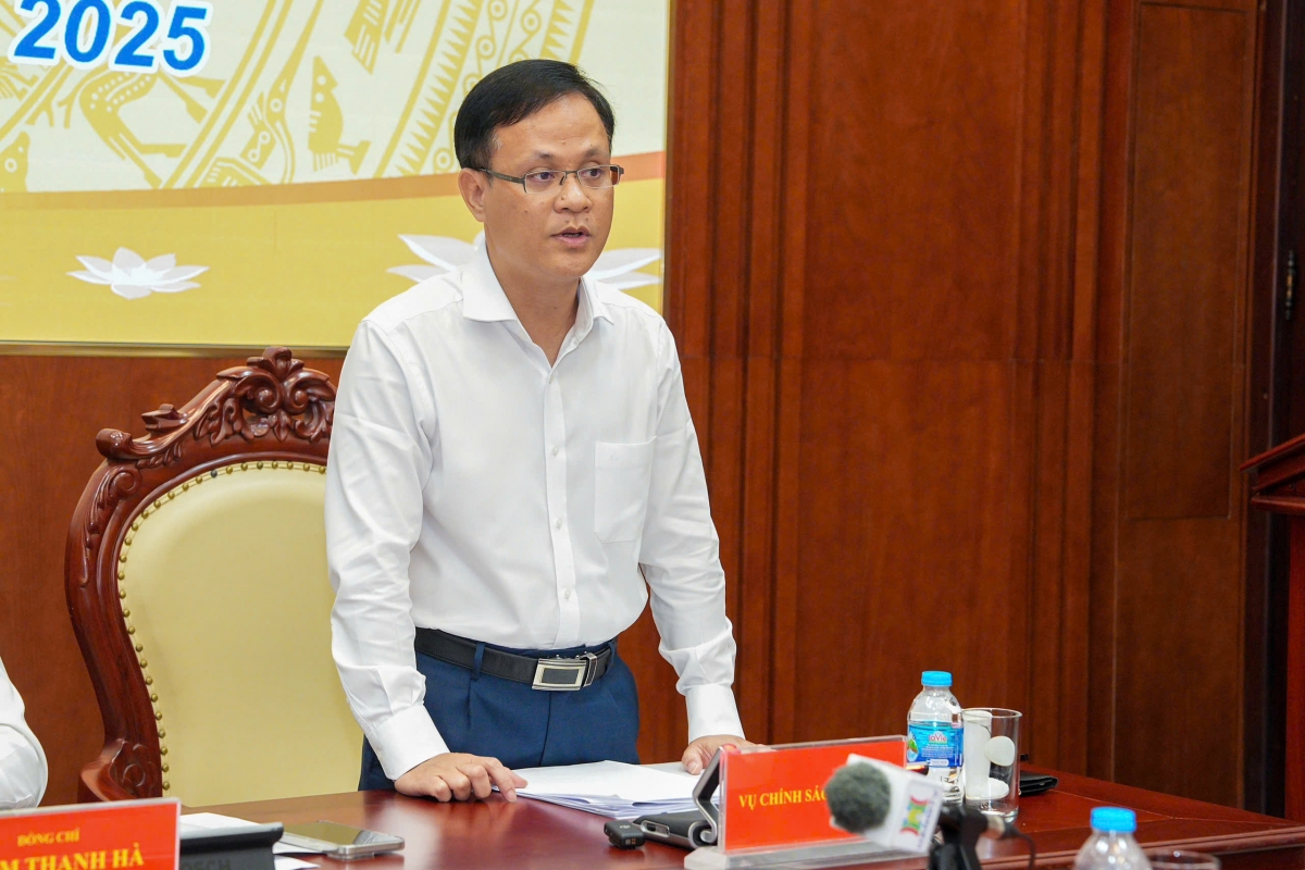 Vụ trưởng Vụ Chính sách tiền tệ của Ngân hàng Nhà nước - Phạm Chí Quang thông tin tại họp báo (ảnh NHNN)