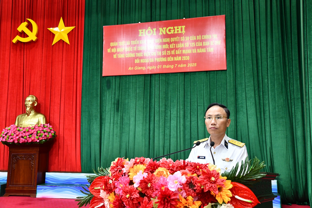 Đại tá Ngô Văn Thành quán triệt Nghị quyết số 59-NQ/TW và Kết luận số 125-KL/TW.