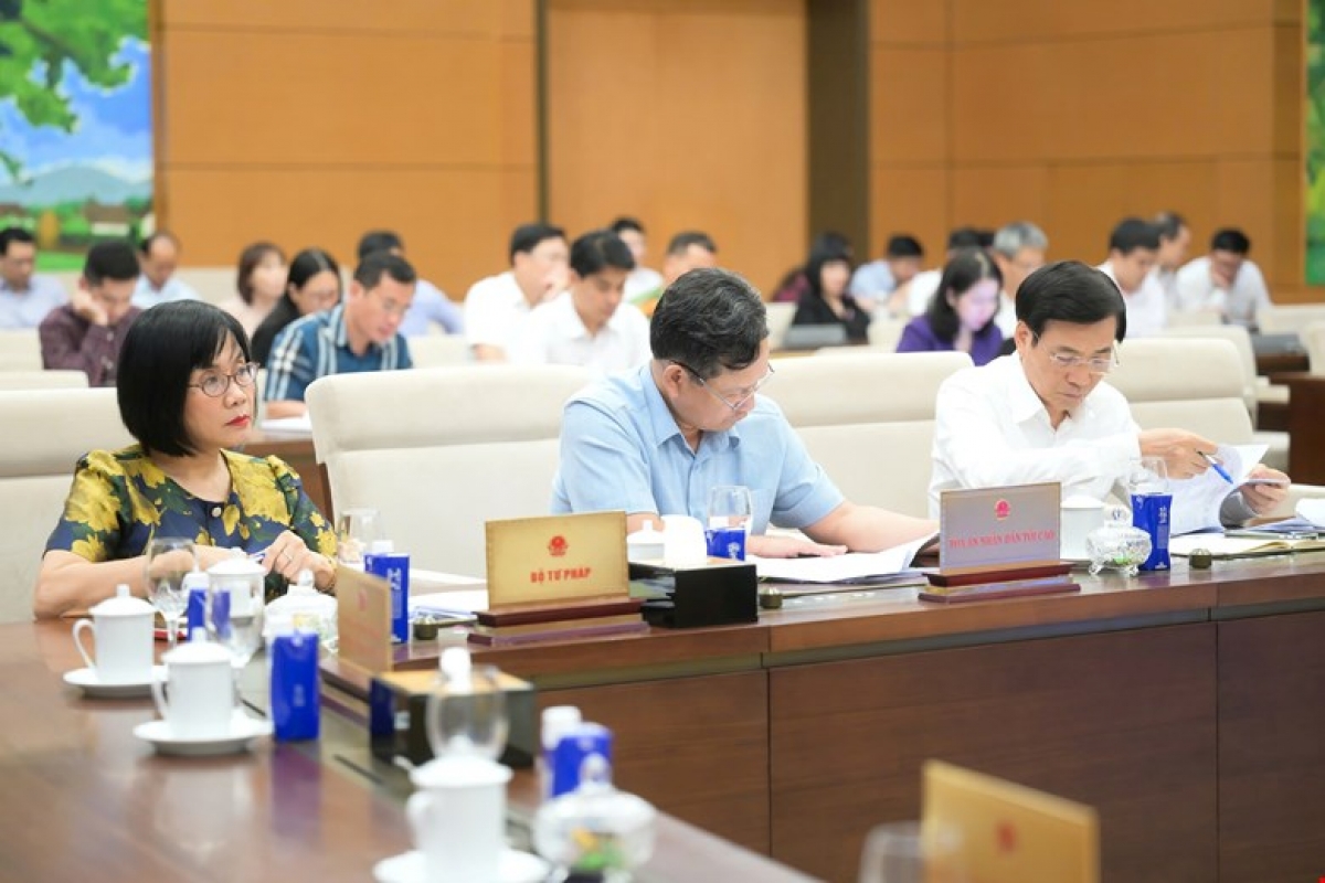 (Chính phủ đẩy nhanh cải cách thể chế kinh tế)