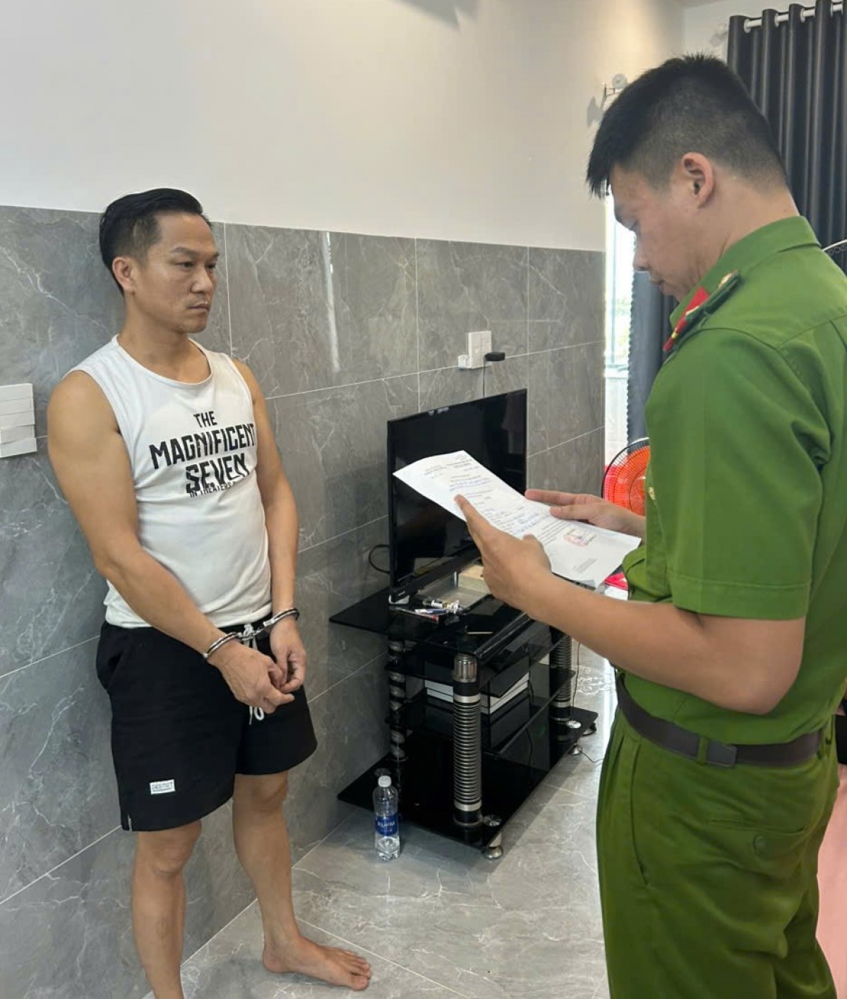 Đối tượng liên quan trong chuyên án và tang vật thu giữ được.