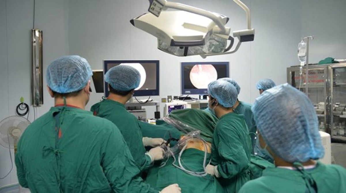 BV Nội tiết Trung ương triển khai nhiều kỹ thuật hiện đại phẫu thuật u tuyến giáp cho người bệnh