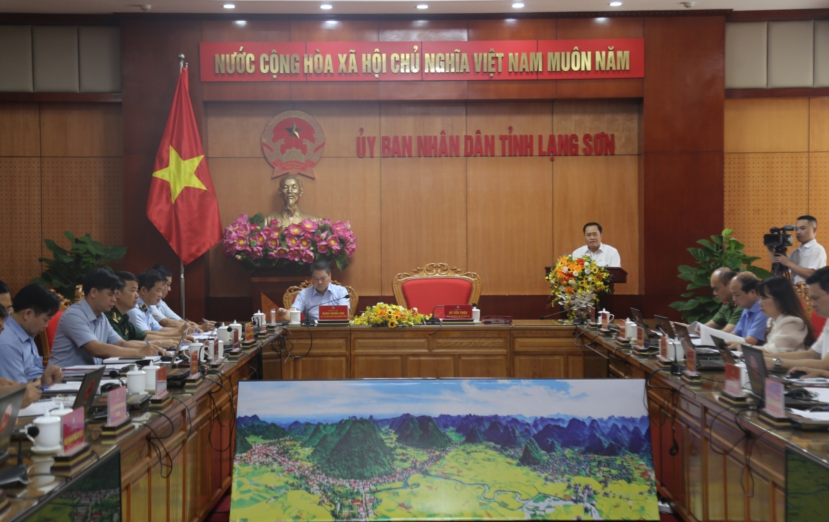 Trong tháng cao điểm đấu tranh với buôn lậu, gian lận thương mại, hàng giả, tỉnh Lạng Sơn đã kiểm tra, xử lý vi phạm 591 vụ buôn lậu, gian lận thương mại, hàng giả, hàng cấm, xử phạt vi phạm hành chính hơn 6,4 tỷ đồng.
