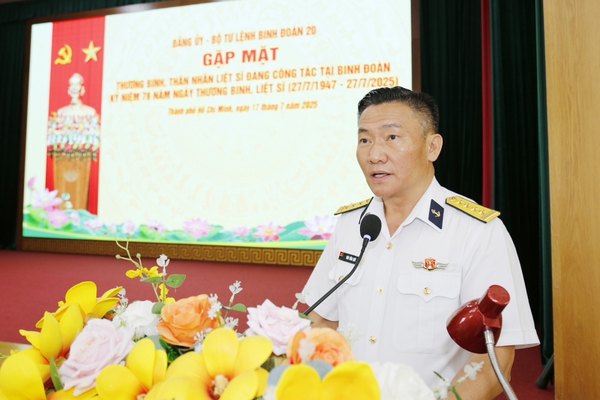 Đại tá Bùi Văn Quỳ phát biểu