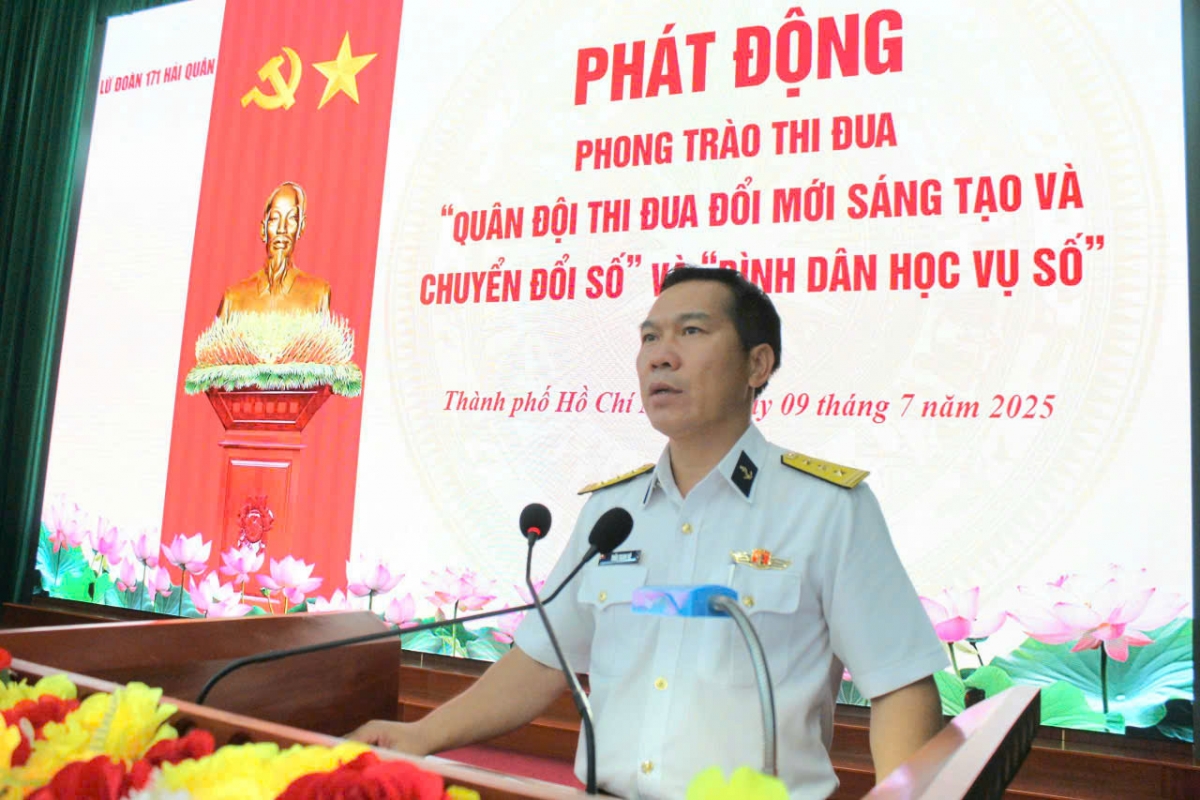 Thượng tá Trần Thanh Vũ, Chính ủy Lữ đoàn phát động thi đua