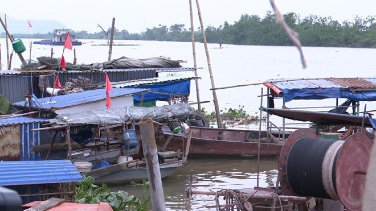Phường Phù Liễn chuẩn bị sẵn sàng phương án sơ tán người dân khu xóm chài đến nơi an toàn.