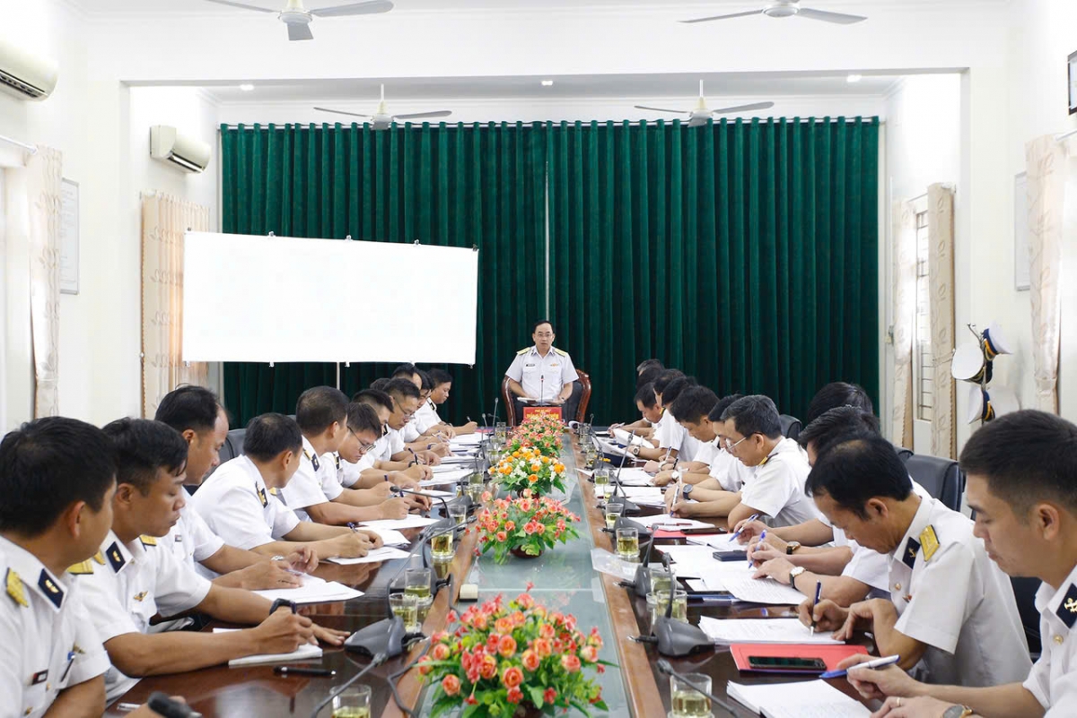Phó Đô đốc Trần Thanh Nghiêm kiểm tra Lữ đoàn 954