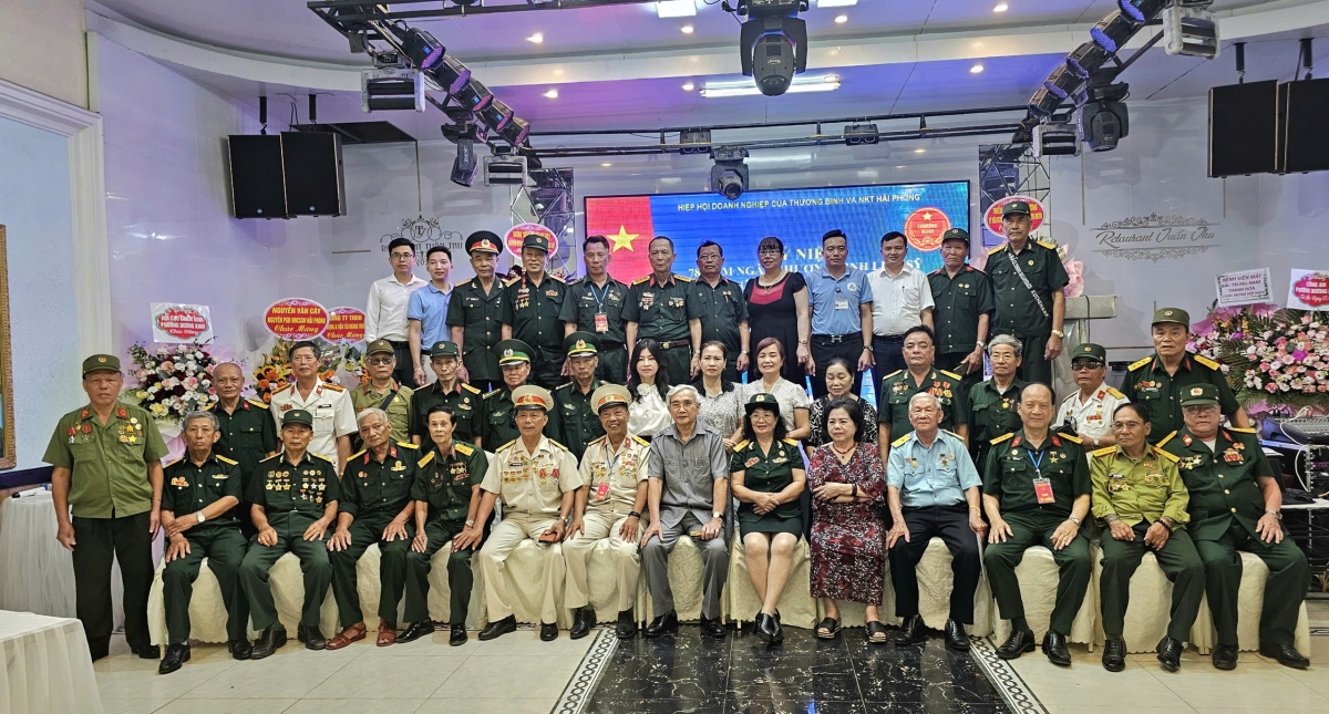 Hiệp hội doanh nghiệp của thương binh và người khuyết tật Hải Phòng hiện có hơn 200 hội viên, tạo việc làm cho 2.500 lao động, với thu nhập từ 5-7 triệu đồng/người/tháng.