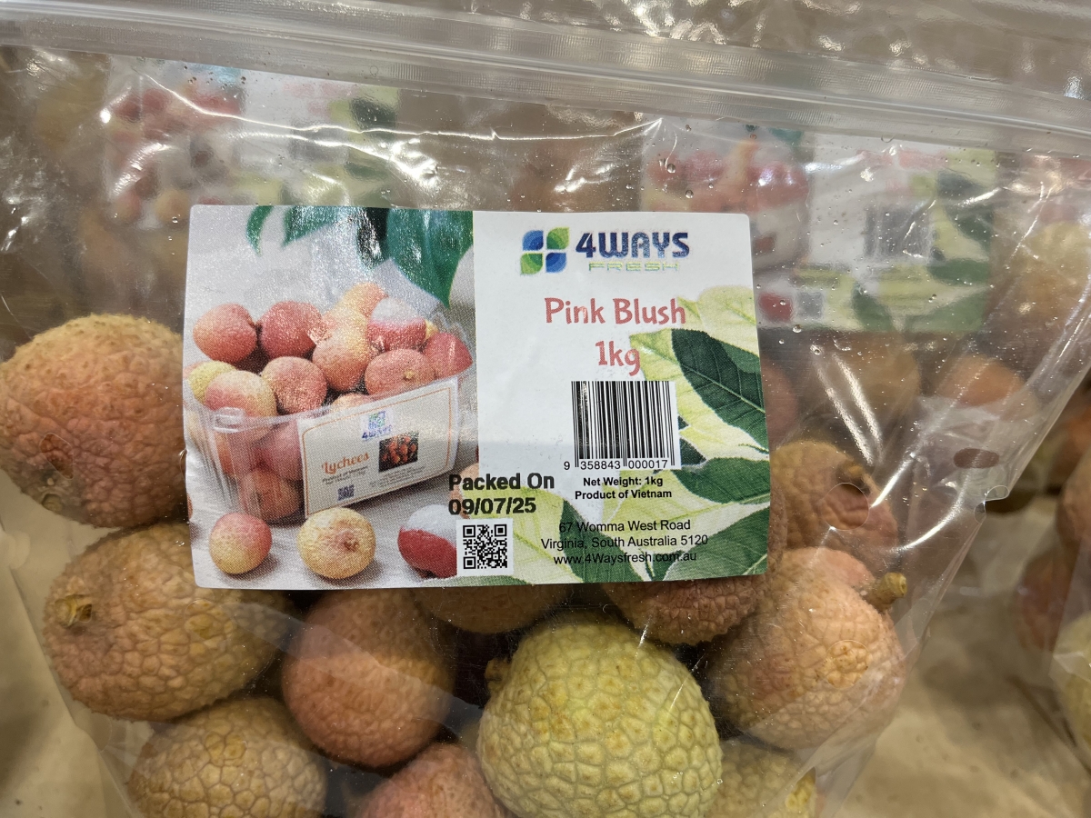 Túi vải tươi của Việt Nam được bán trong siêu thị Costco Lidcombe, Sydney, Australia. Nguồn: Việt Nga/VOV