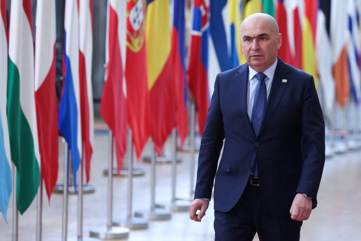 Thủ tướng Romania Ilie Bolojan bảo vệ chính sách thắt lưng buộc bụng để giảm thâm hụt ngân sách (Ảnh-Reuters)