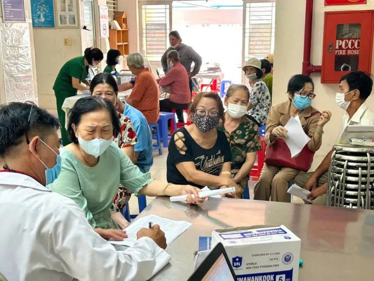Hơn một năm qua, hàng trăm ngàn người cao tuổi trên địa bàn TP.HCM được khám sức khỏe định kỳ miễn phí.