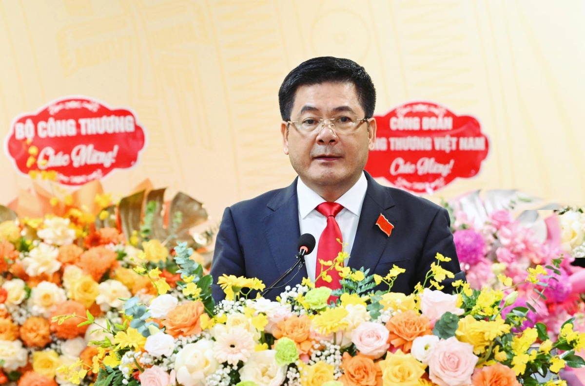 Ủy viên Trung ương Đảng, Bí thư Đảng ủy, Bộ trưởng Bộ Công Thương Nguyễn Hồng Diên