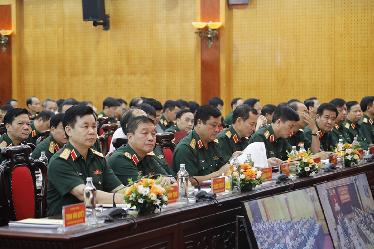 Các đại biểu dự hội nghị