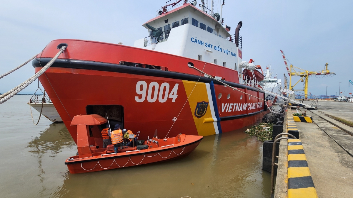 Kiểm tra kỹ thuật tàu CSB9004