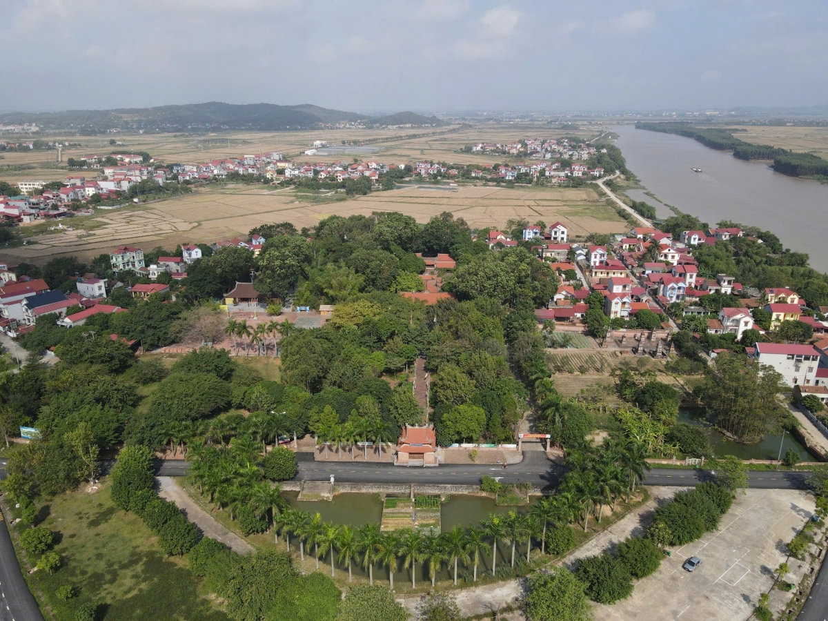 Chùa Vĩnh Nghiêm, còn được gọi là chùa Đức La, tọa lạc tại thôn Quốc Khánh, xã Trí Yên, huyện Yên Dũng, tỉnh Bắc Giang cũ, nay là phường Tân An, tỉnh Bắc Ninh.