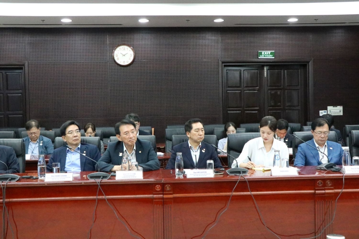 Đoàn Đại biểu Quốc hội Hàn Quốc tại buổi làm việc.