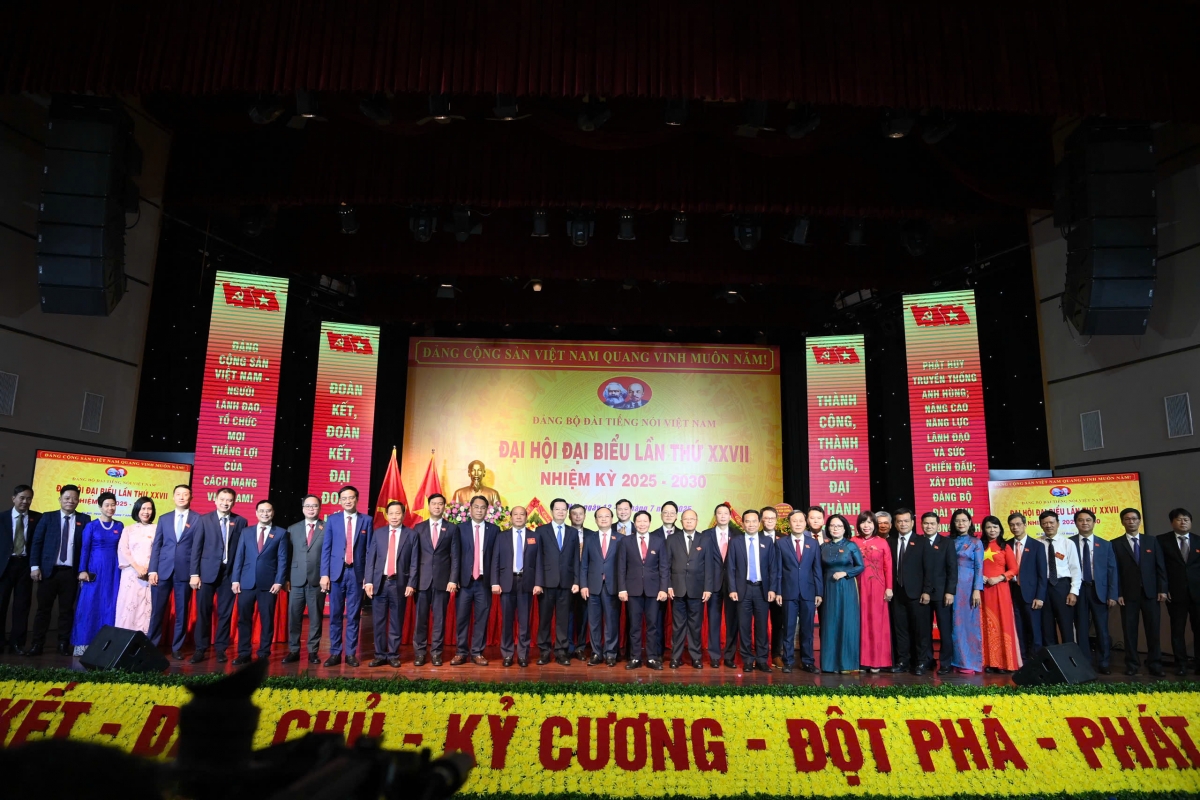Các đại biểu chụp ảnh lưu niệm tại Đại hội