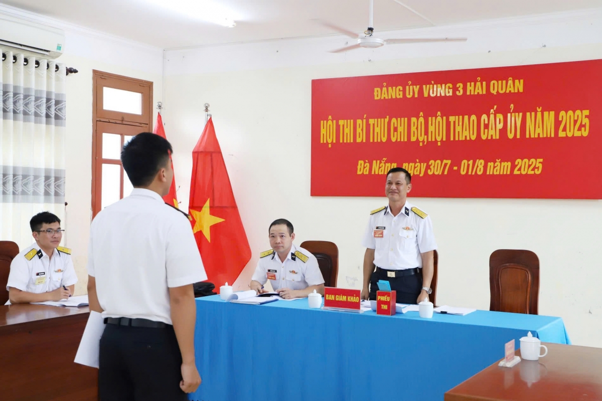 Các thí sinh tham gia phần thi vấn đáp