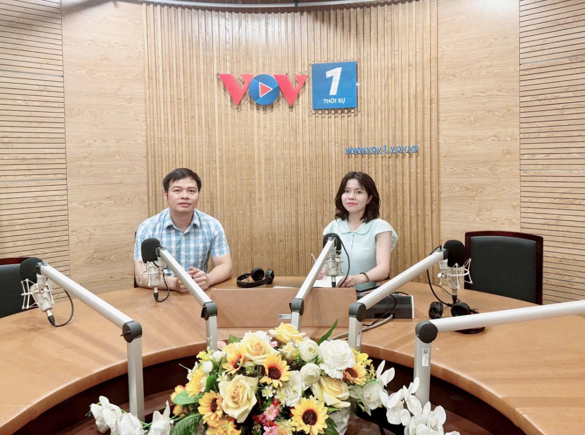 BSCK II Phạm Tấn Đức và BTV chương trình