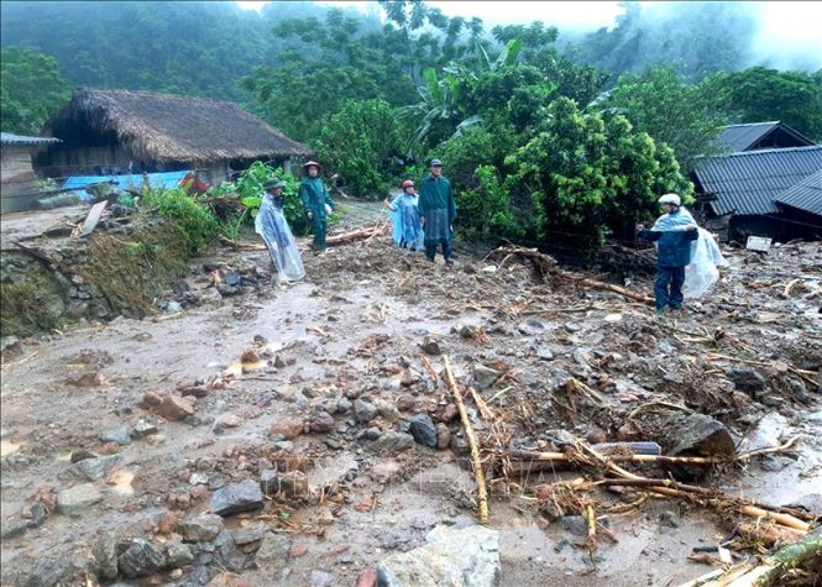 Trong mùa mưa bão, người dân cần nâng cao ý thức phòng ngừa tai nạn thương tích
