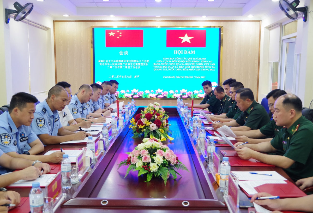 Hai bên trao đổi tại Hội đàm.
