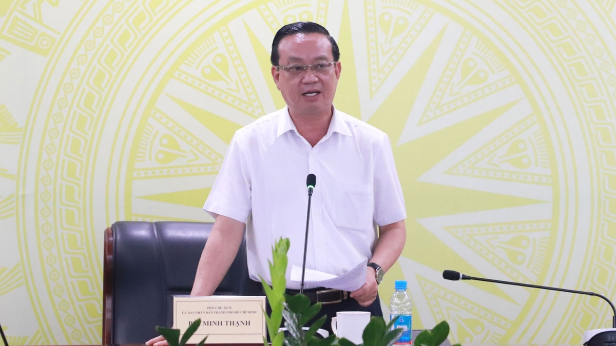 Ông Bùi Minh Thạnh, Phó chủ tịch UBND TP.HCM chỉ đạo các đơn vị đẩy nhanh tiến độ giải phóng mặt bằng cho các dự án
