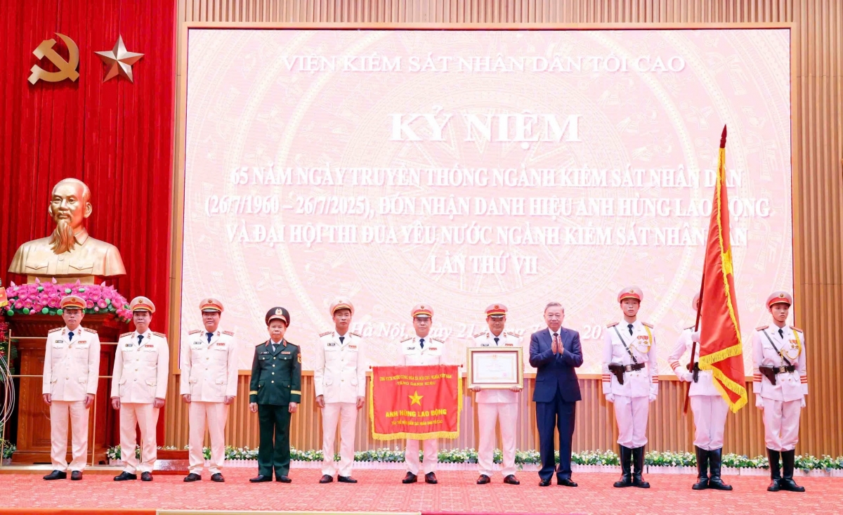 Tổng Bí thư Tô Lâm dự Lễ kỉ niệm 65 năm Ngày truyền thống Ngành kiểm sát nhân dân.
 