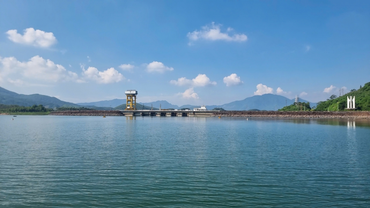 Thủy điện Thác Bà chuẩn bị kỹ lưỡng các phương án ứng phó trong mùa mưa bão