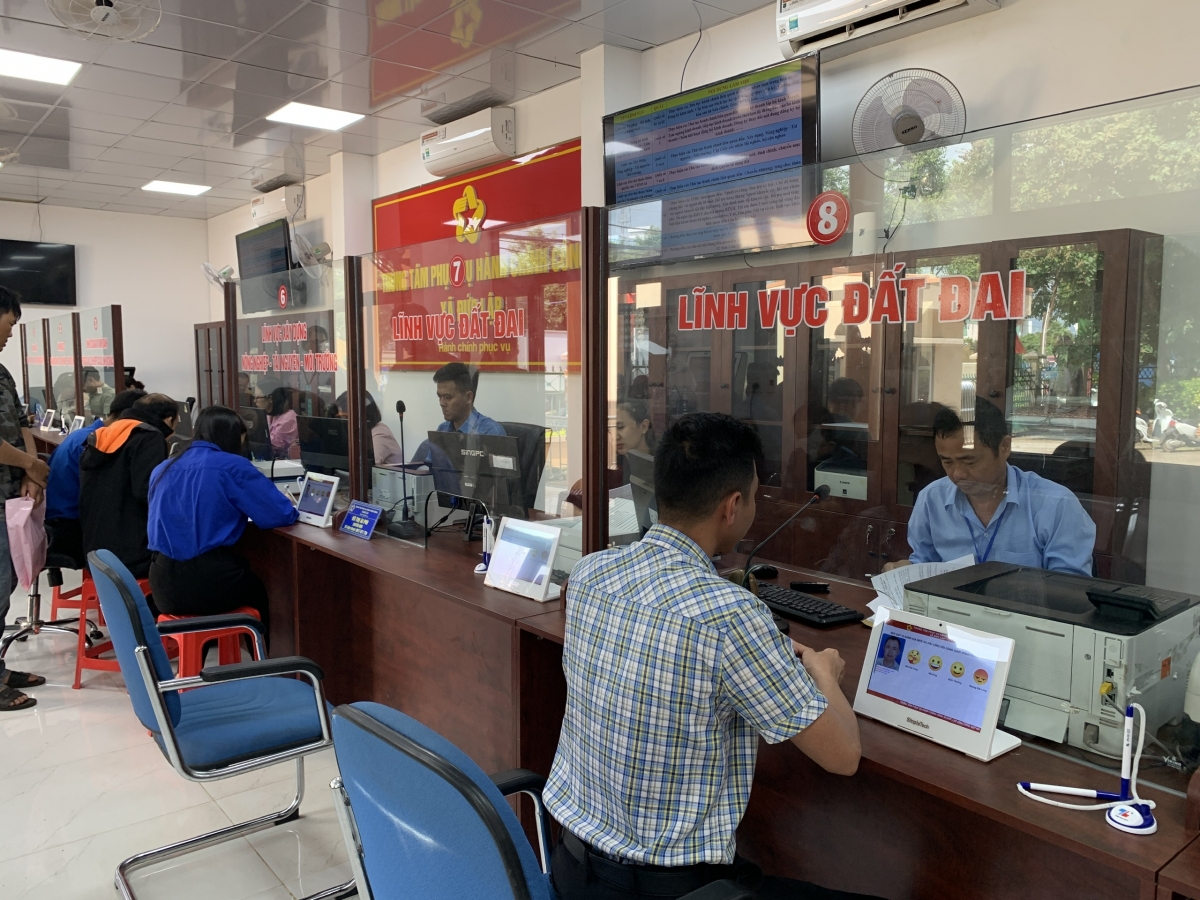 Một trung tâm phục vụ hành chính công sau 10 ngày triển khai chính quyền địa phương 2 cấp tại Lâm Đồng