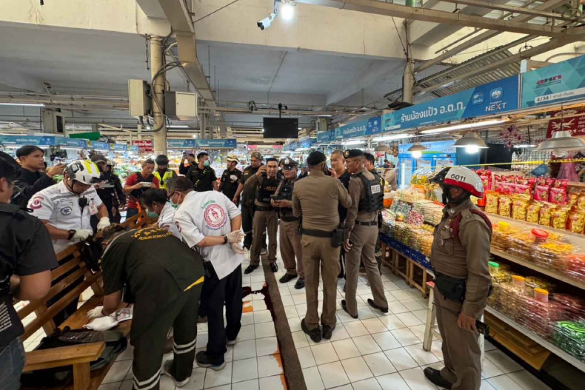 Lực lượng cảnh sát tại hiện trường vụ án_Nguồn Bangkok Post