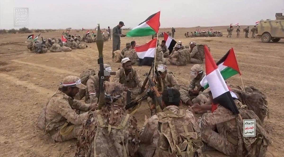 Các tay súng Houthi tập trung gần Sanaa (Yemen). Nguồn: Reuters
