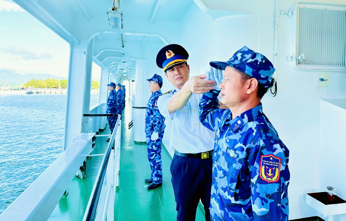 Luyện tập nội dung chào tàu trên biển
