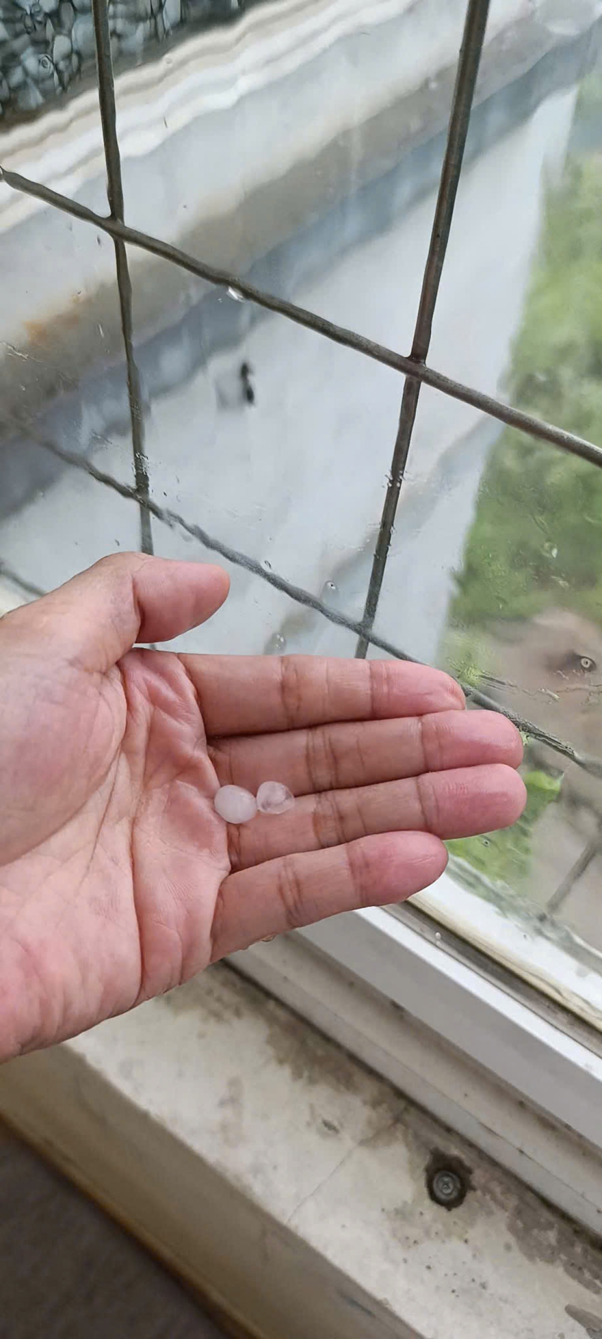 Một số phường tại TP Hạ Long cũ xuất hiện mưa đá