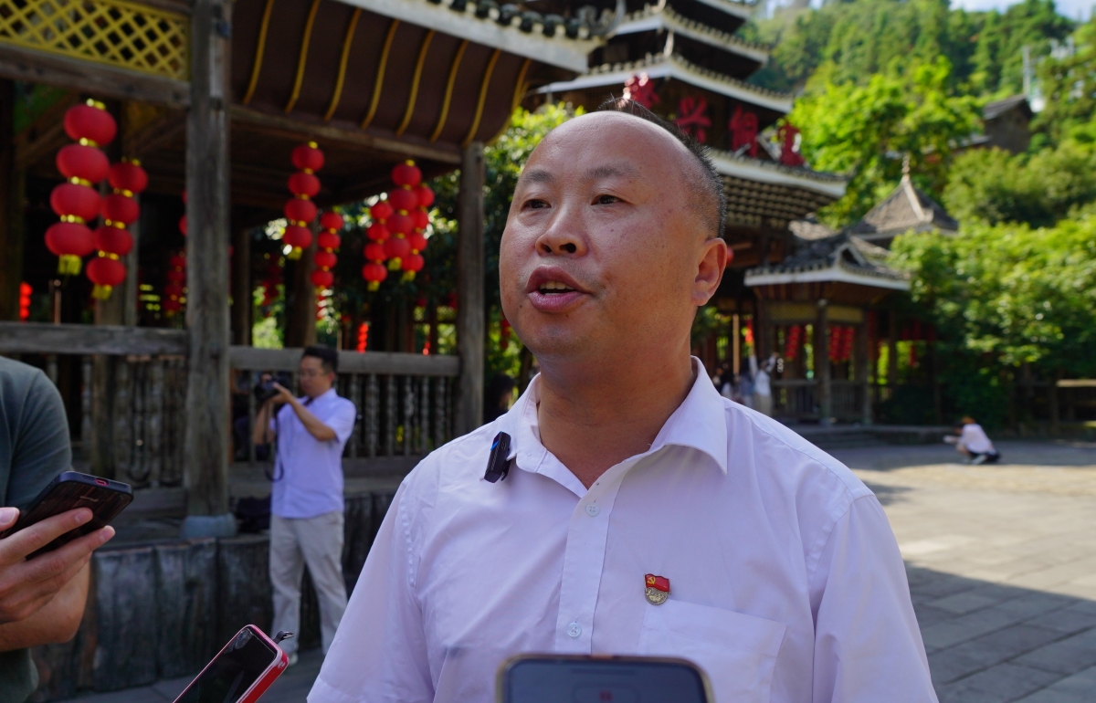 Ông Jiang Tinghui, Chủ nhiệm Văn phòng phát triển du lịch huyện Lê Bình