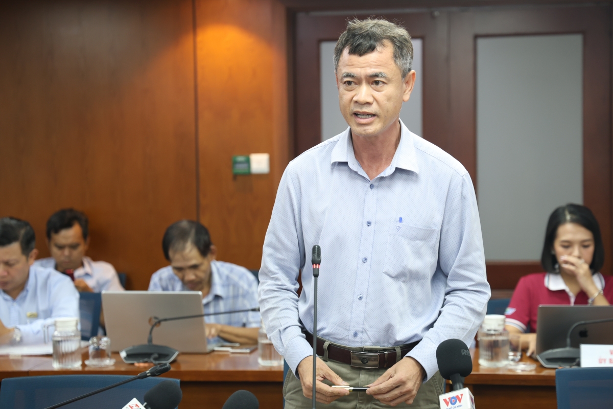 Ông Lê Thanh Hải, Giám đốc Trung tâm Tư vấn ứng dụng Kinh tế - Viện Nghiên cứu Phát triển TP.HCM thông tin tại họp báo. (Ảnh: Tỷ Huỳnh)