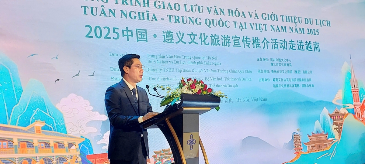 Ông Trương Đức Sơn – Giám đốc Trung tâm Văn hóa Trung Quốc tại Hà Nội phát biểu tại chương trình