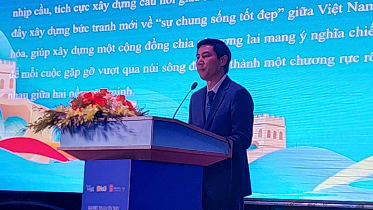 Ông Trương Đức Sơn - Giám đốc Trung tâm Văn hóa Trung Quốc tại Hà Nội phát biểu tại Hội thảo