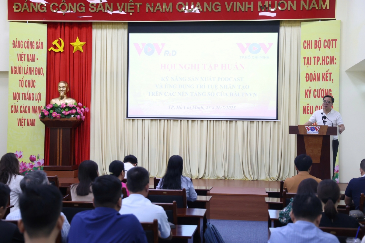 Phó Tổng Giám đốc VOV Phạm Mạnh Hùng phát biểu bế mạc lớp tập huấn.