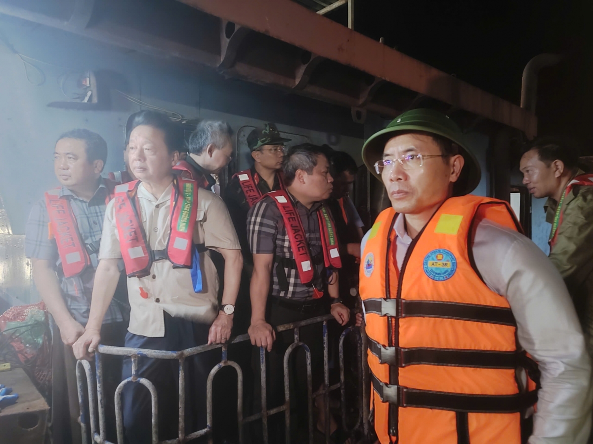 Phó Thủ tướng Trần Hồng Hà chỉ đạo tại hiện trường
