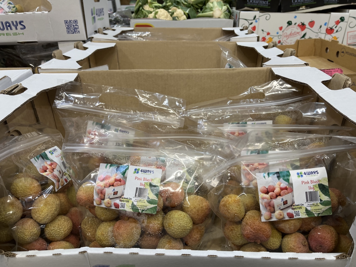 Túi vải tươi của Việt Nam được bán trong siêu thị Costco Lidcombe, Sydney, Australia. Nguồn: Việt Nga/VOV