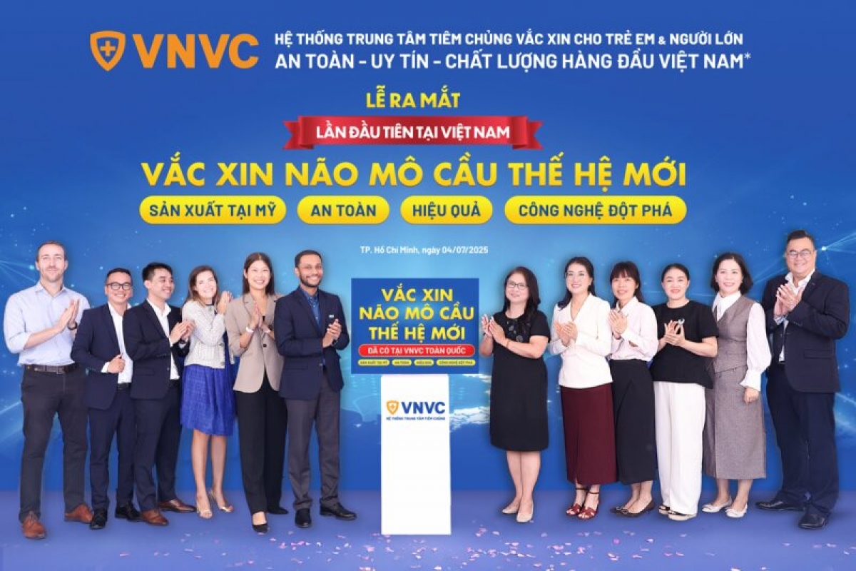 Hệ thống tiêm chủng VNVC công bố ra mắt và triển khai tiêm vắc xin não mô cầu thế hệ mới tại gần 230 trung tâm trên toàn quốc sáng 4/7.
