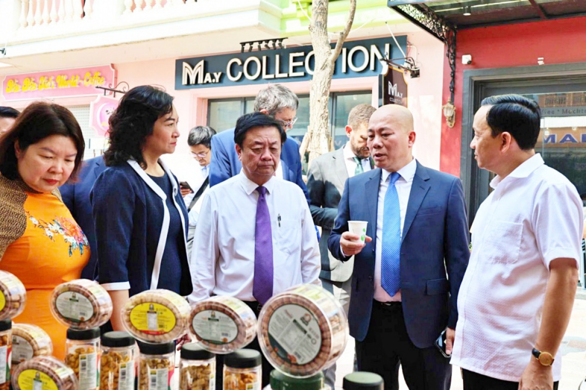 Việc tổ chức Hội chợ các sản phẩm OCOP xuất khẩu sẽ hỗ trợ các doanh nghiệp, hợp tác xã, chủ thể OCOP Việt Nam giới thiệu, quảng bá sản phẩm, tìm kiếm đối tác và phát triển thị trường trong nước và quốc tế