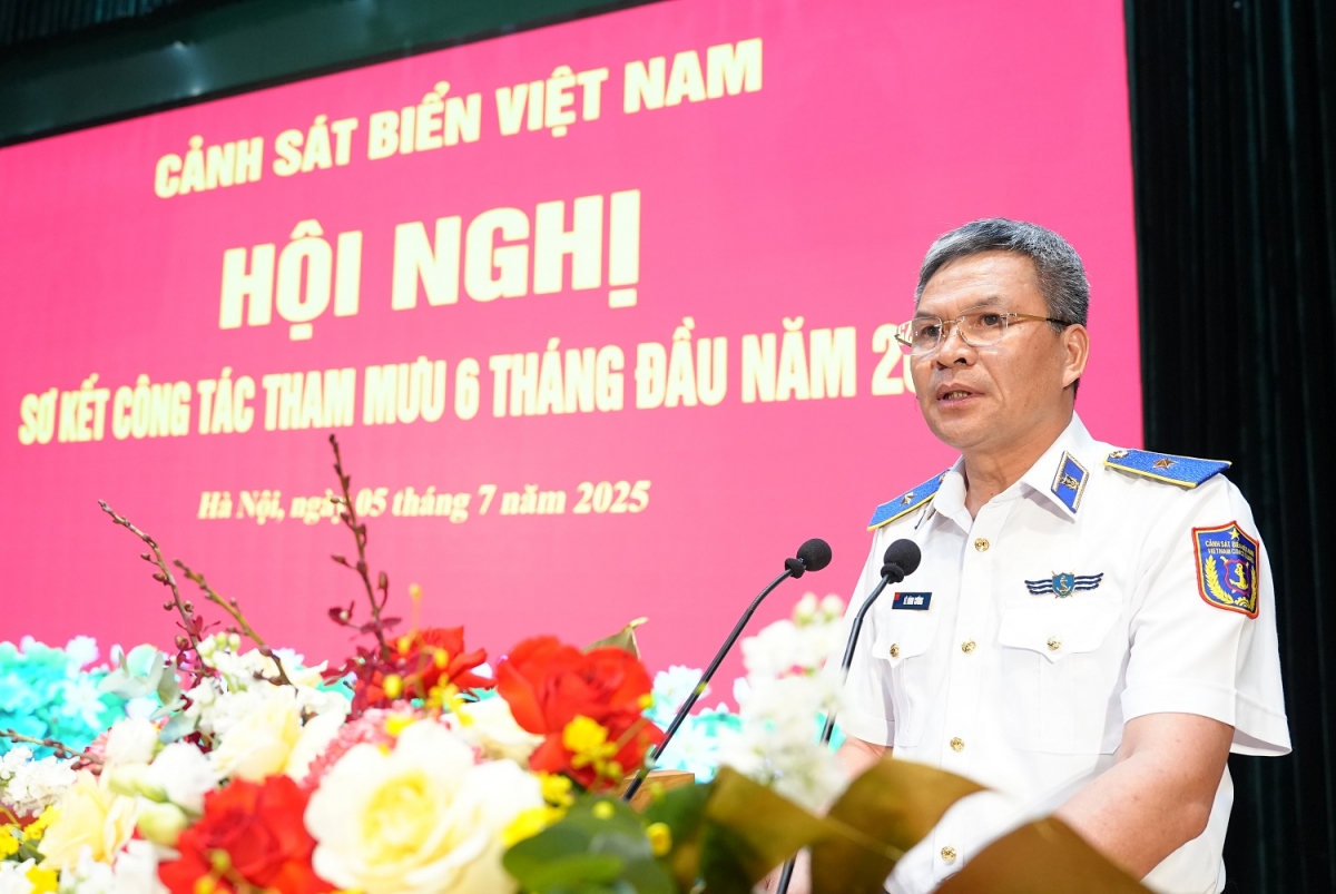 Thiếu tướng Lê Đình Cường phát biểu chỉ đạo hội nghị.