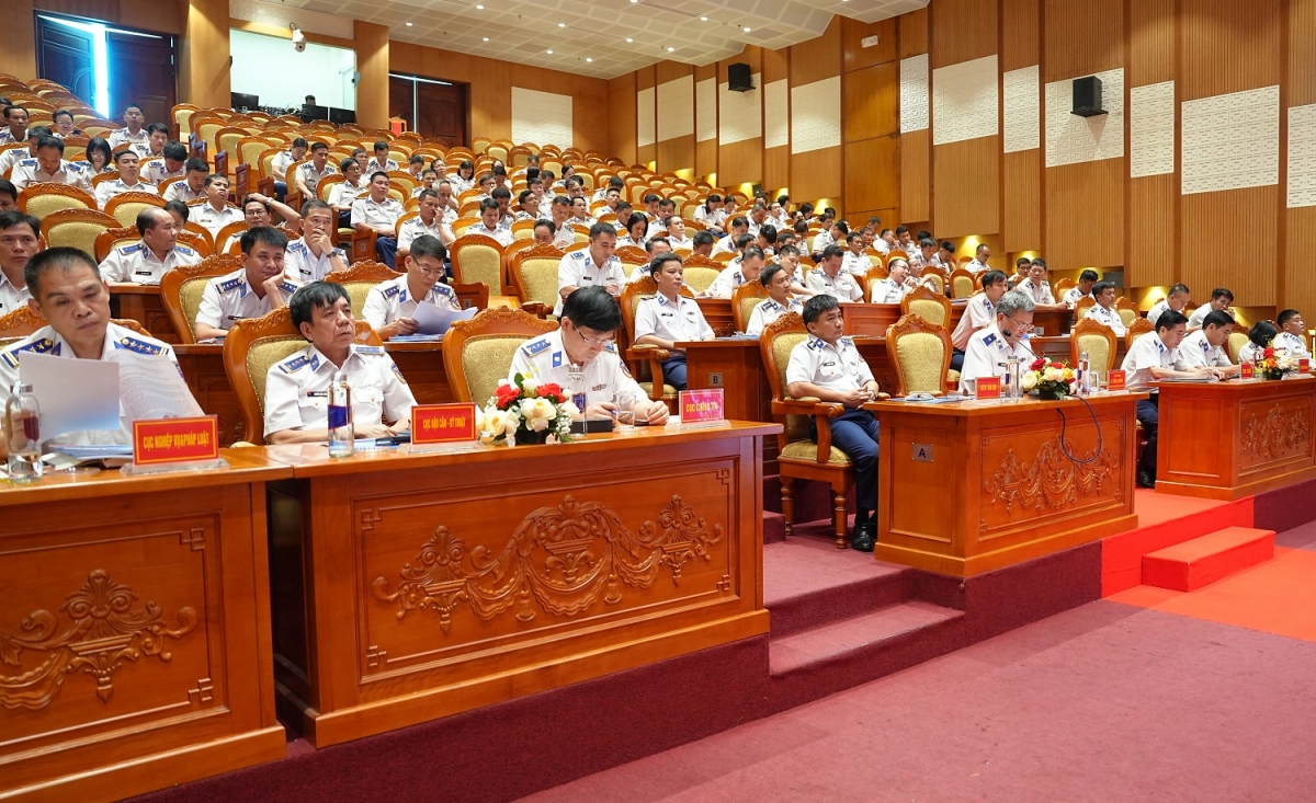 Các đại biểu tham dự hội nghị tại điểm cầu cơ quan Bộ tư lệnh Cảnh sát biển.