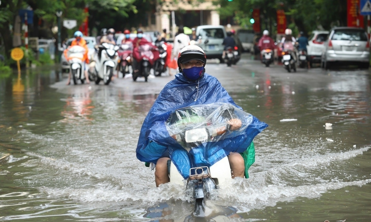 Bắc Bộ và Thanh Hóa đến Huế có mưa rào và dông